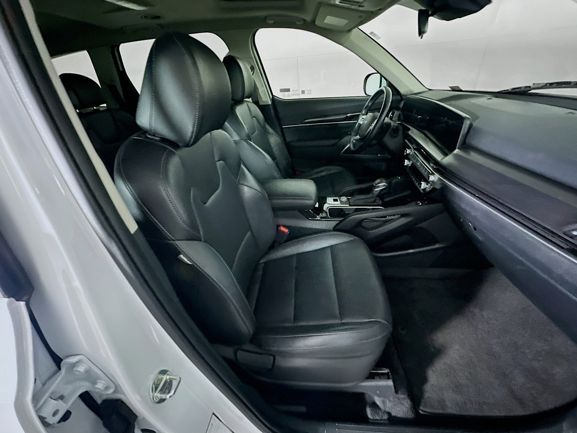 Used 2025 Kia Telluride S image 33
