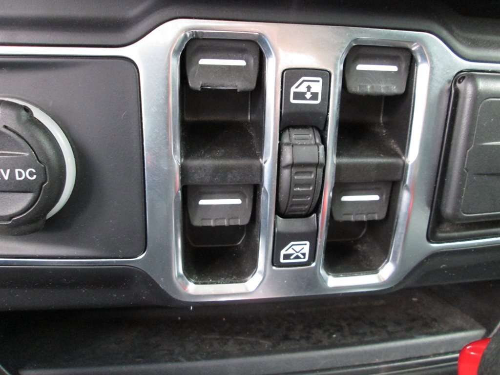 Used 2021 Jeep Gladiator Sport image 13