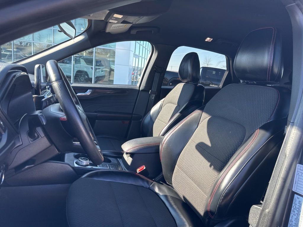 Used 2024 Ford Escape ST-Line w/ Cold Weather Package image 15