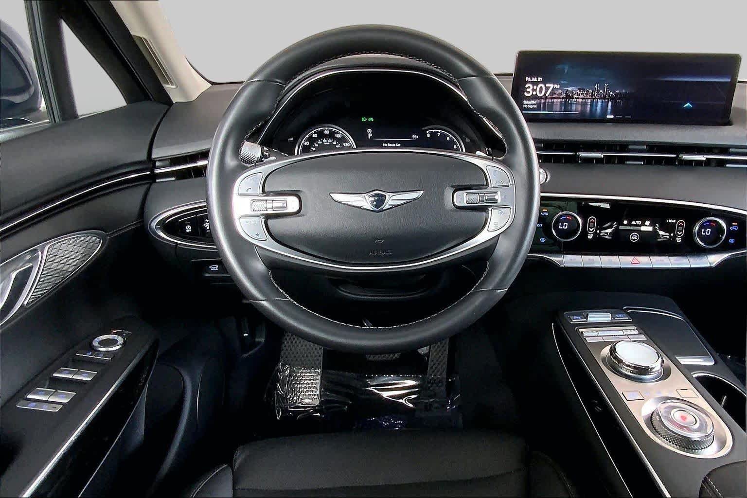 Used 2025 Genesis GV70 2.5T AWD/4WD image 6