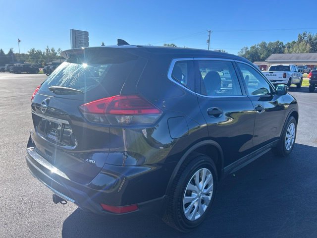 Used 2017 Nissan Rogue S AWD/4WD image 7
