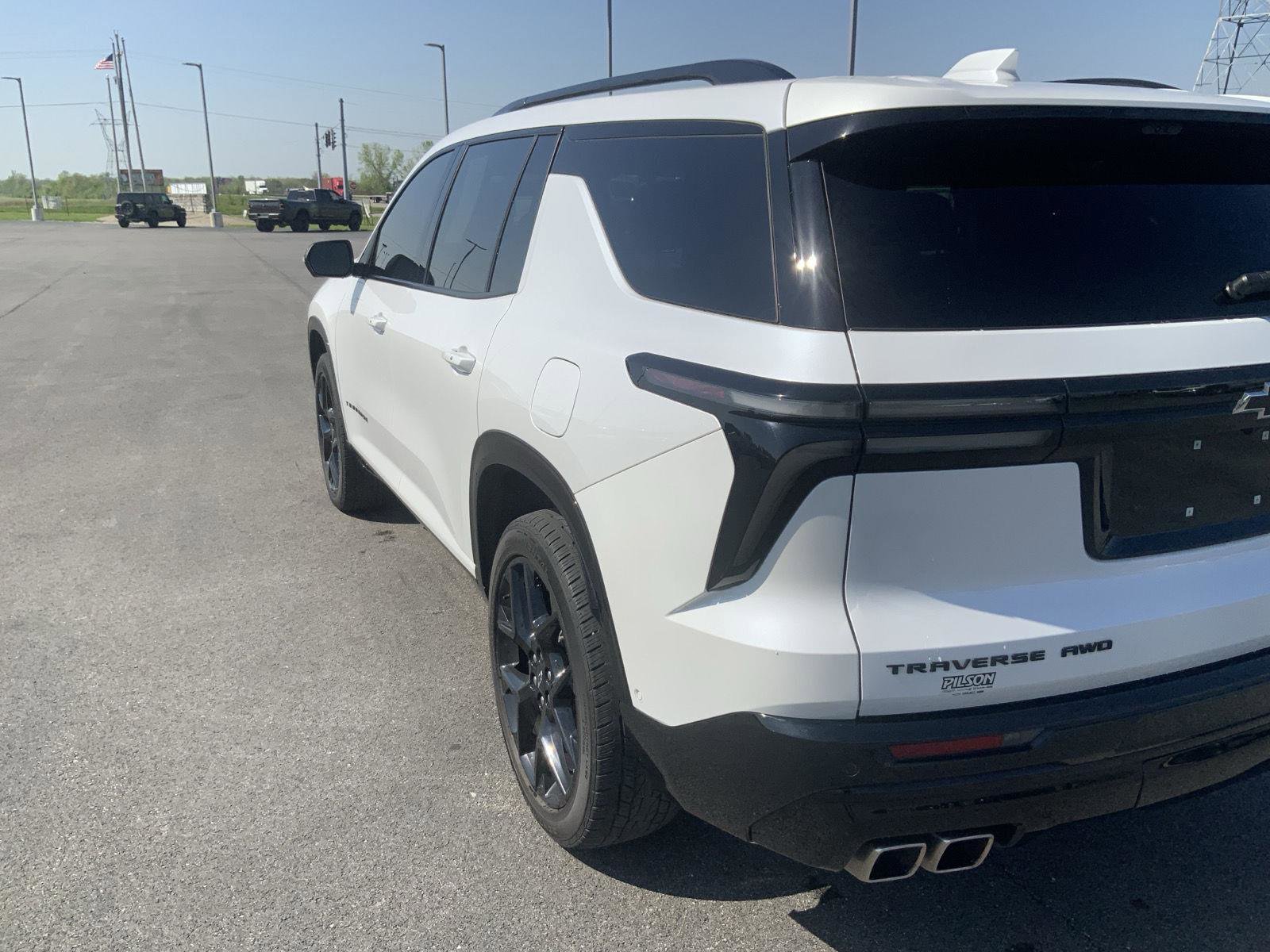 Used 2024 Chevrolet Traverse RS w/ LPO, Floor Liner Package AWD/4WD image 12