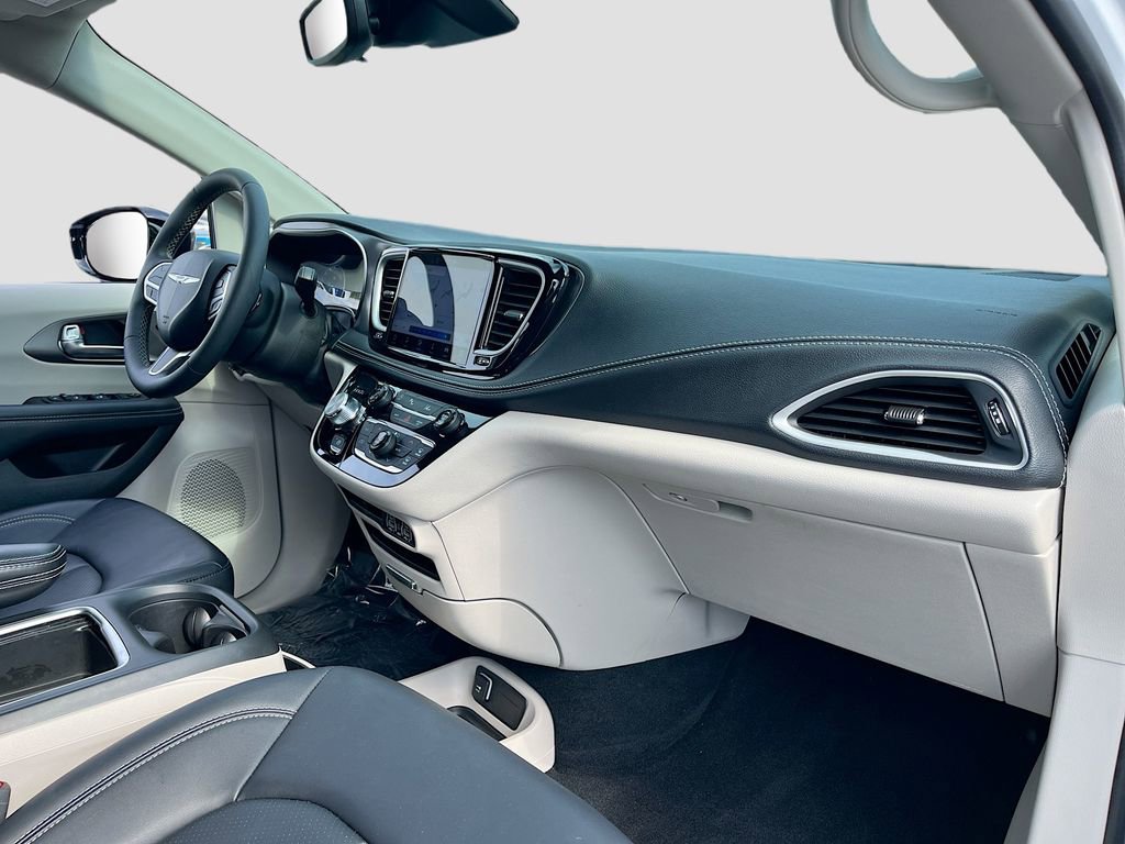 Certified 2024 Chrysler Pacifica Touring-L w/ Road Tripper Package FWD image 29