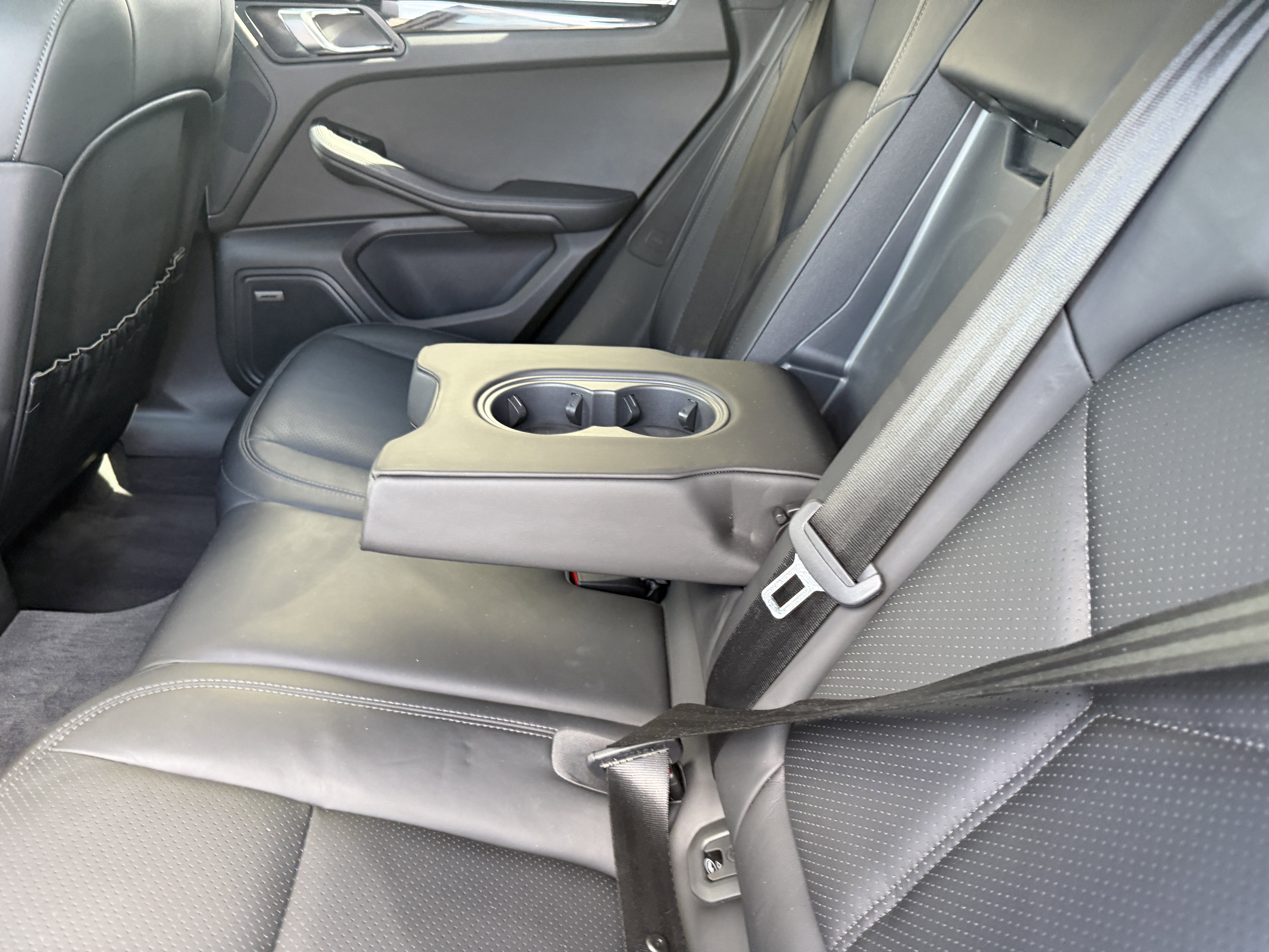 Certified 2015 Porsche Macan S image 20