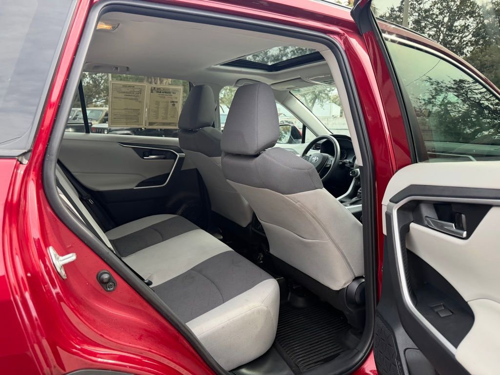 Used 2020 Toyota RAV4 XLE w/ Convenience Package image 30