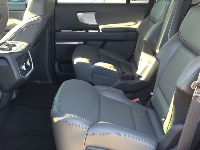 New 2025 Ford Expedition Active image 16