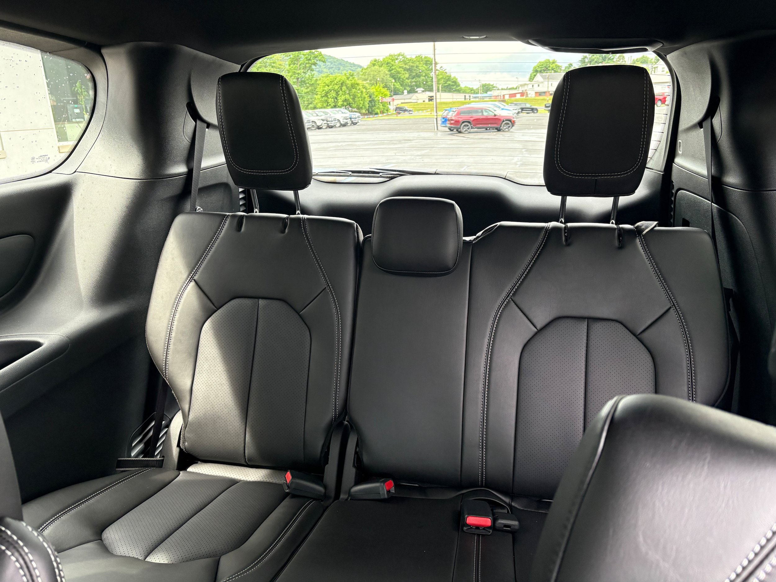 New 2027 Chrysler Pacifica Select AWD/4WD image 13