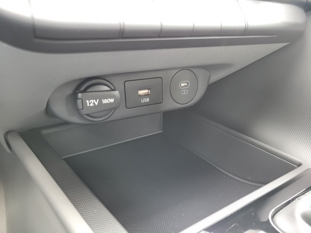 New 2026 Hyundai Elantra SE FWD image 17