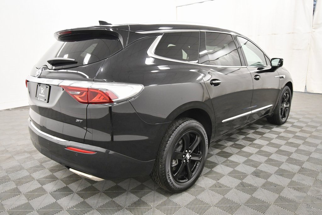 Used 2023 Buick Enclave Essence w/ Sport Touring Edition image 8
