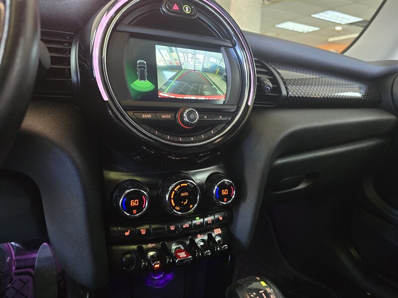 Used 2019 MINI Cooper S w/ Signature Upholstery Package image 21