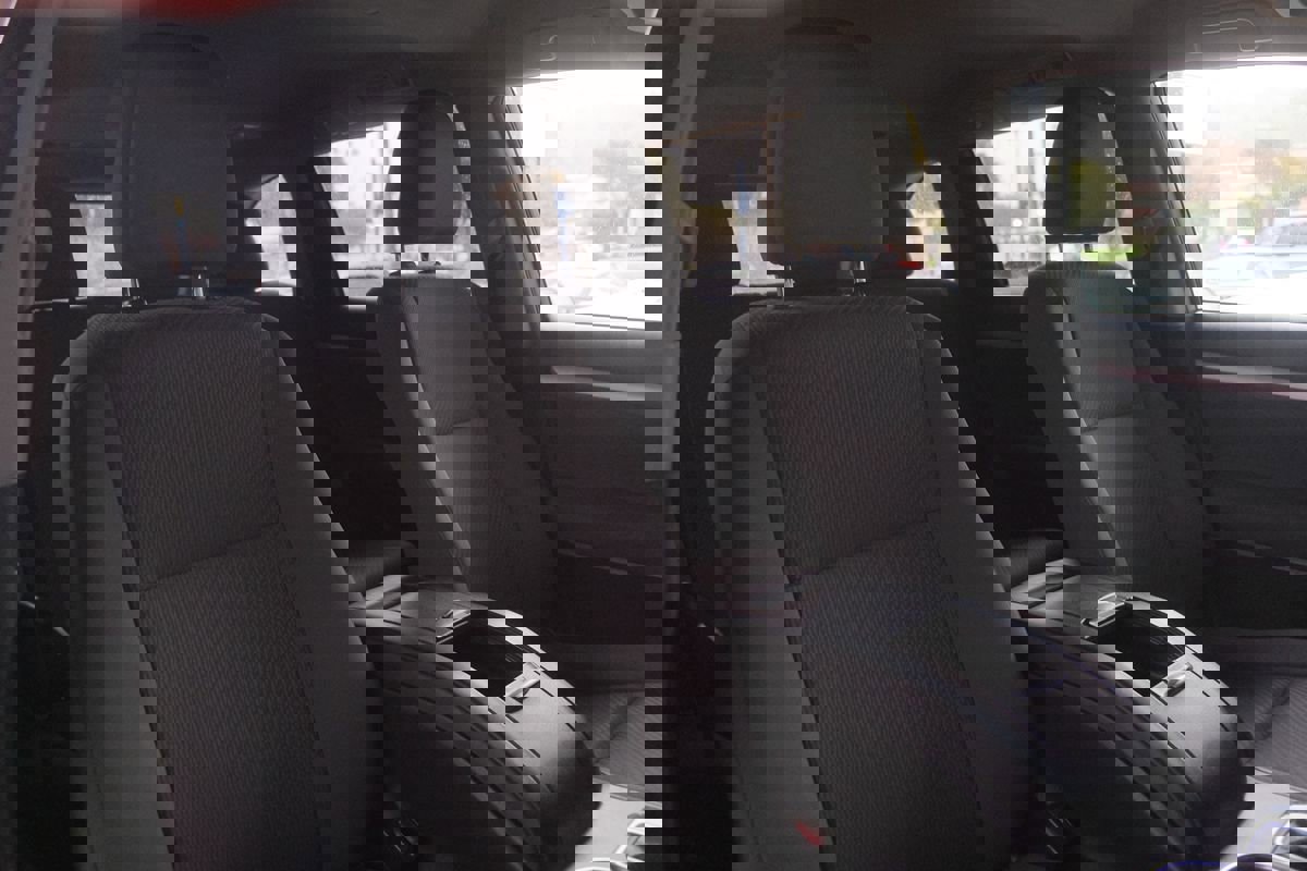 Used 2017 Toyota Highlander LE image 27