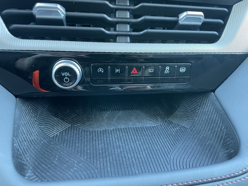 Used 2025 Ford Explorer Active image 12