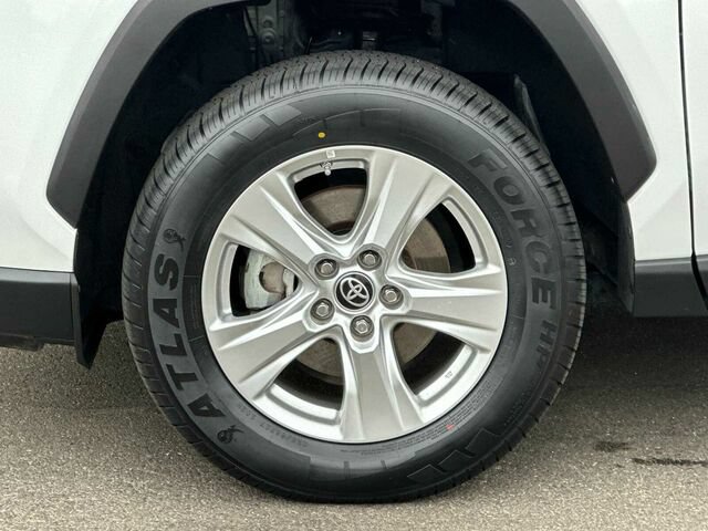 Used 2021 Toyota RAV4 LE AWD/4WD image 33