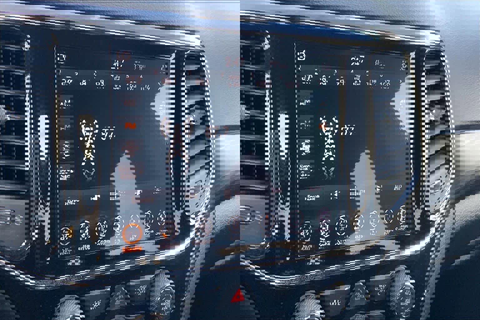 Used 2021 Jeep Grand Cherokee Laredo X image 31