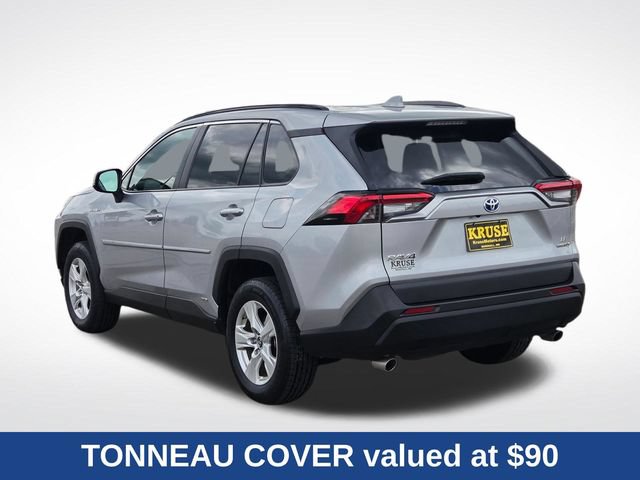 Used 2019 Toyota RAV4 LE w/ Carpet Mat Package AWD/4WD image 6