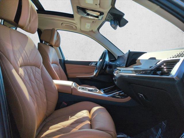 Used 2023 BMW X7 xDrive40i w/ Premium Package image 23