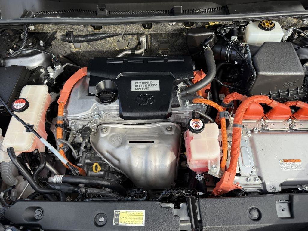 Used 2016 Toyota RAV4 Limited w/ Advanced Technology Package AWD/4WD image 29