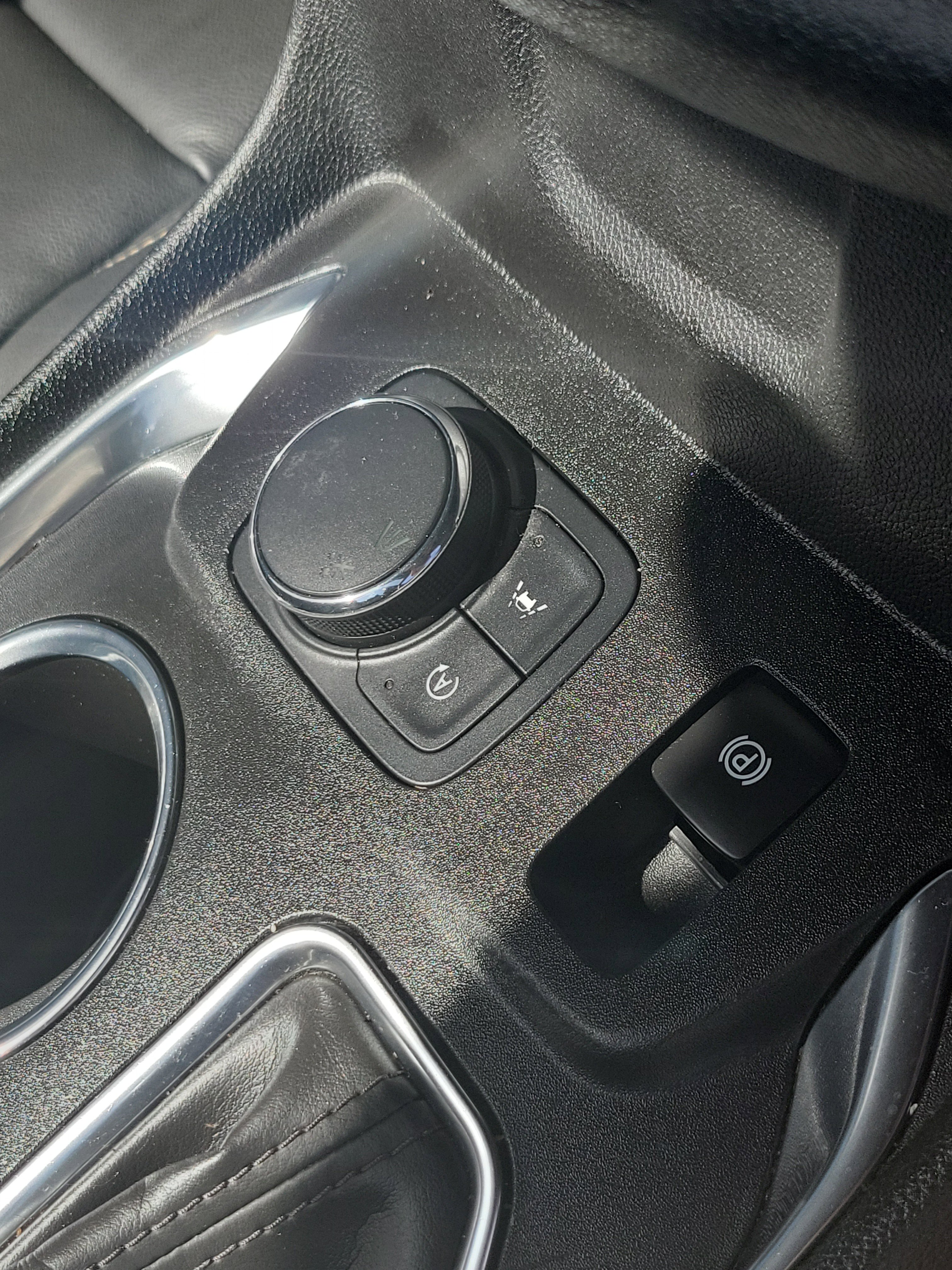 Used 2023 Chevrolet Traverse LT image 36