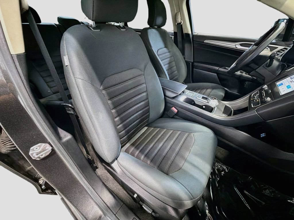 Used 2019 Ford Fusion SE FWD image 28