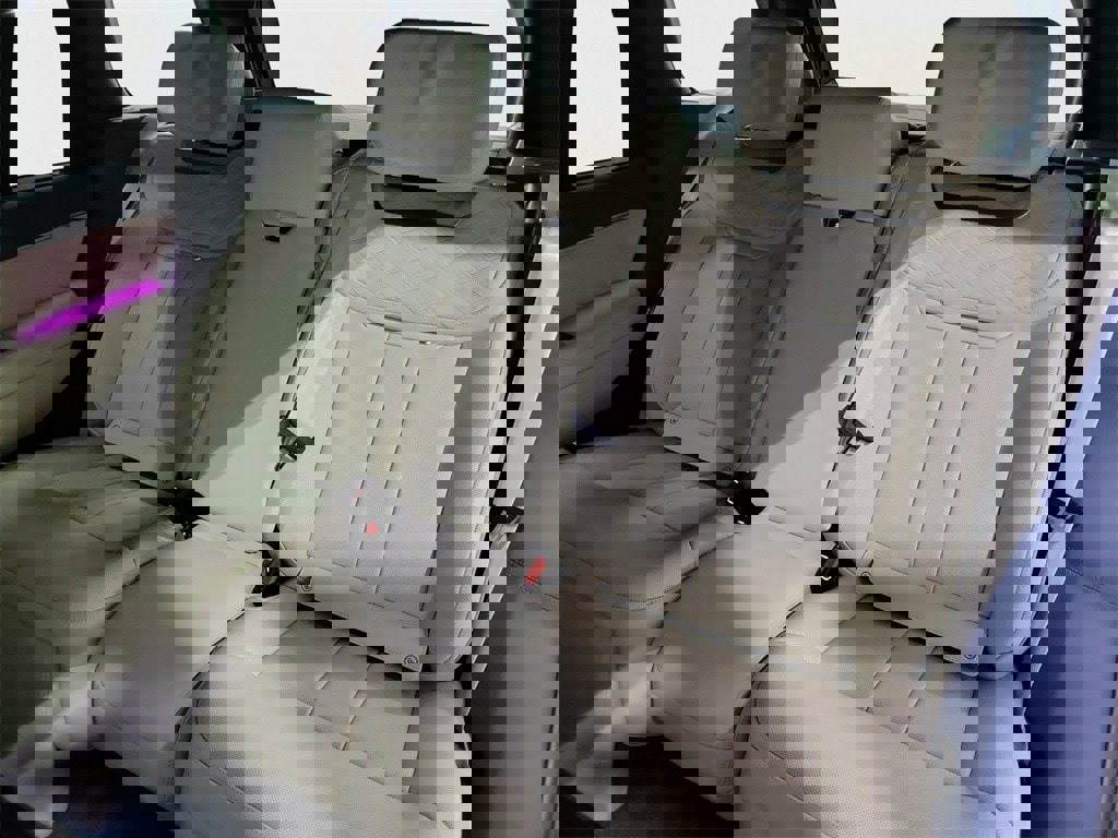 New 2024 Land Rover Range Rover SV image 22