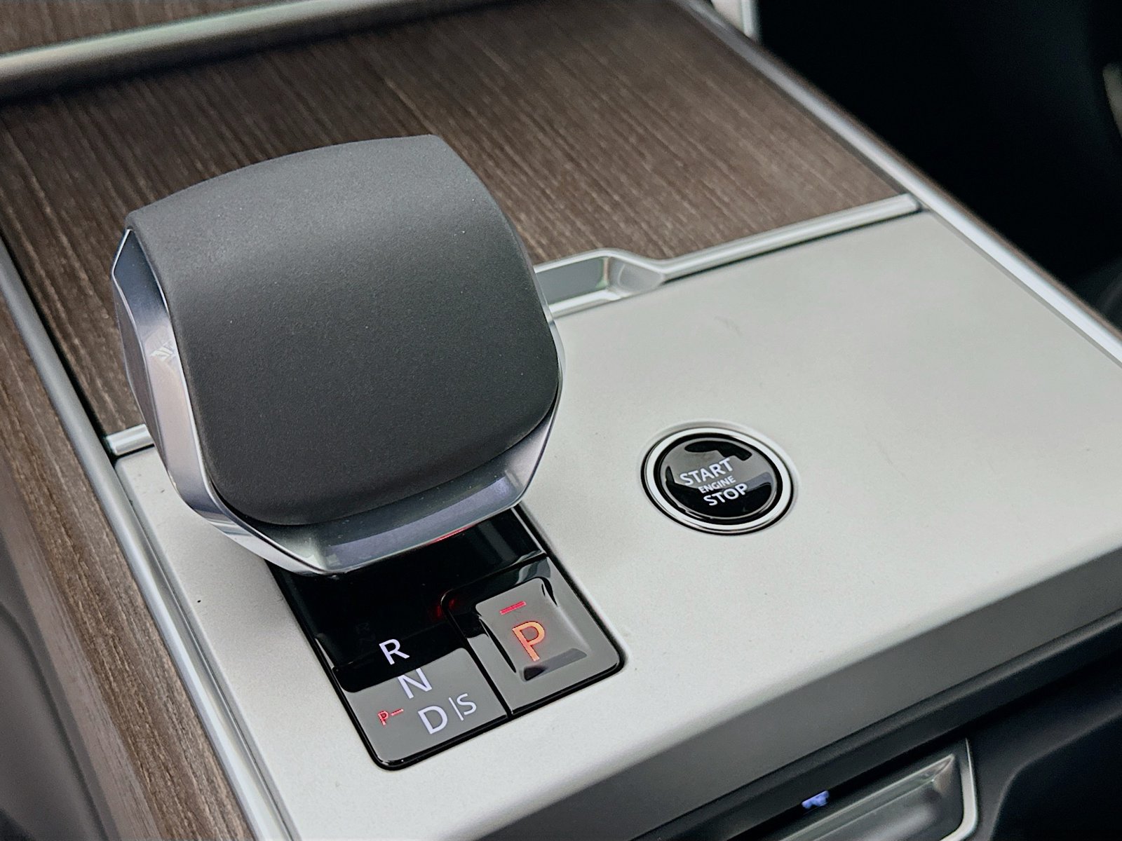 New 2026 Land Rover Range Rover SE AWD/4WD image 27