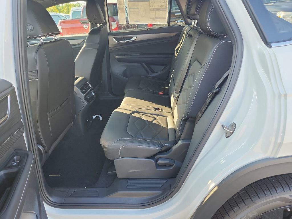 New 2026 Volkswagen Atlas Cross Sport SE image 10
