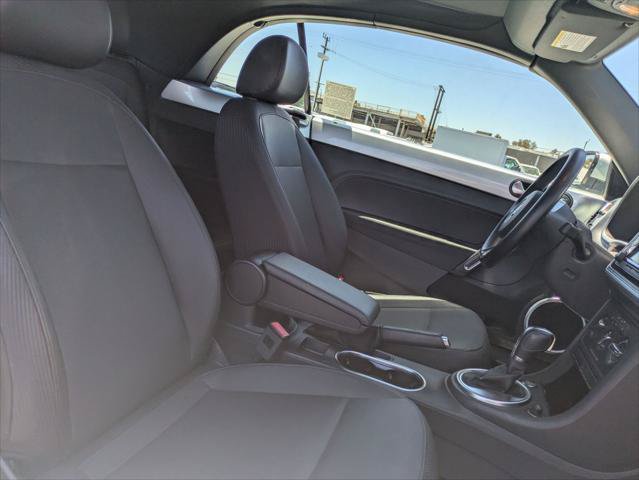 Used 2015 Volkswagen Beetle 1.8T FWD image 23