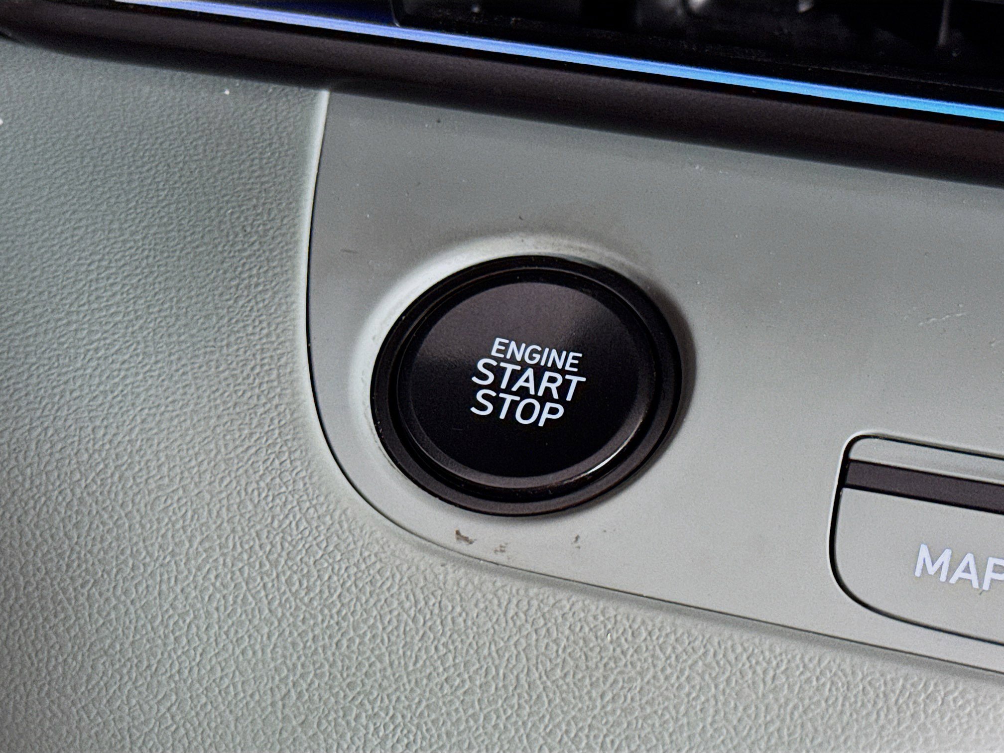 Used 2024 Hyundai Elantra Limited image 21