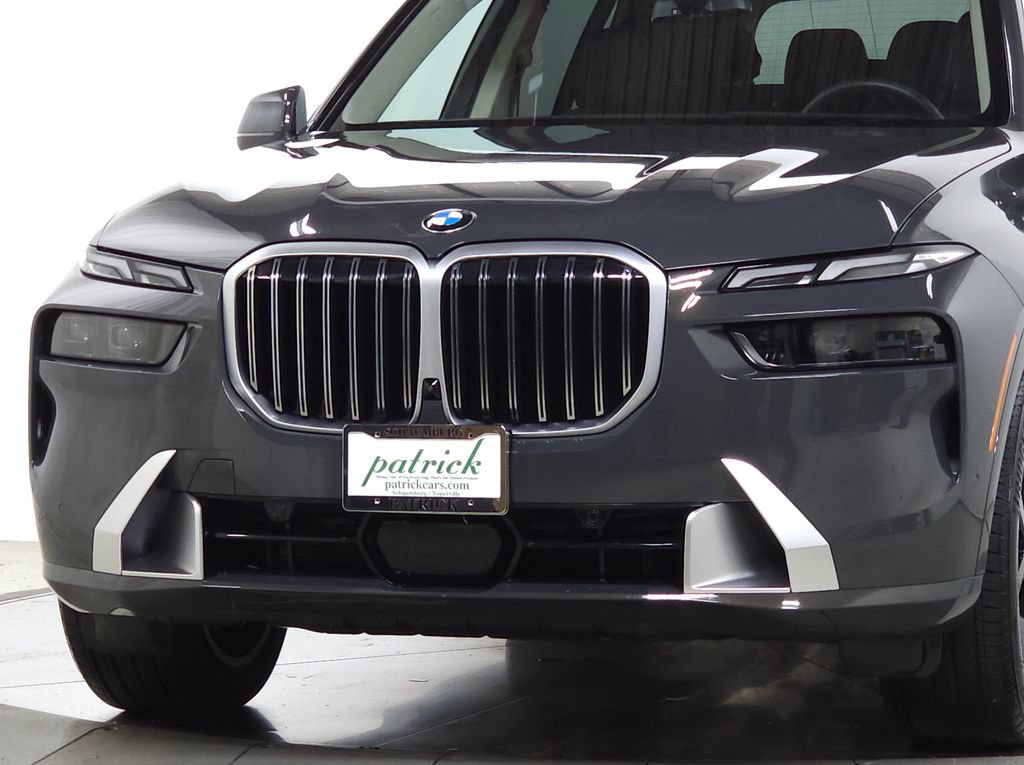 Used 2026 BMW X7 xDrive40i w/ Premium Package AWD/4WD image 3