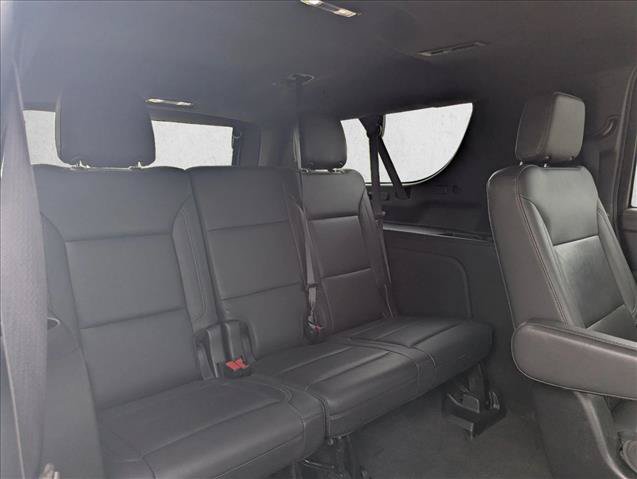 Used 2021 Chevrolet Suburban Z71 w/ Z71 Signature Package AWD/4WD image 18