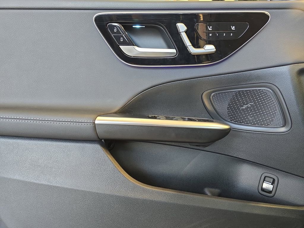 Certified 2025 Mercedes-Benz C 300 Sedan image 28