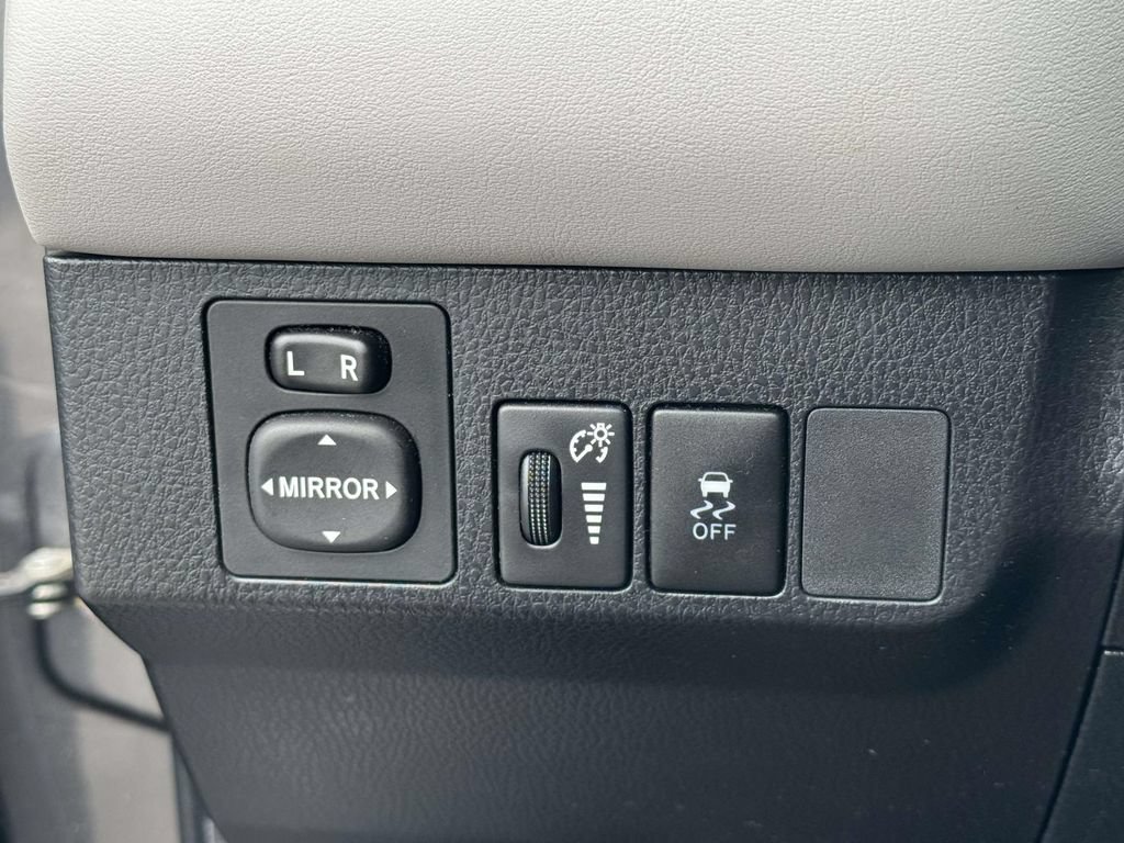 Used 2015 Toyota RAV4 XLE AWD/4WD image 22