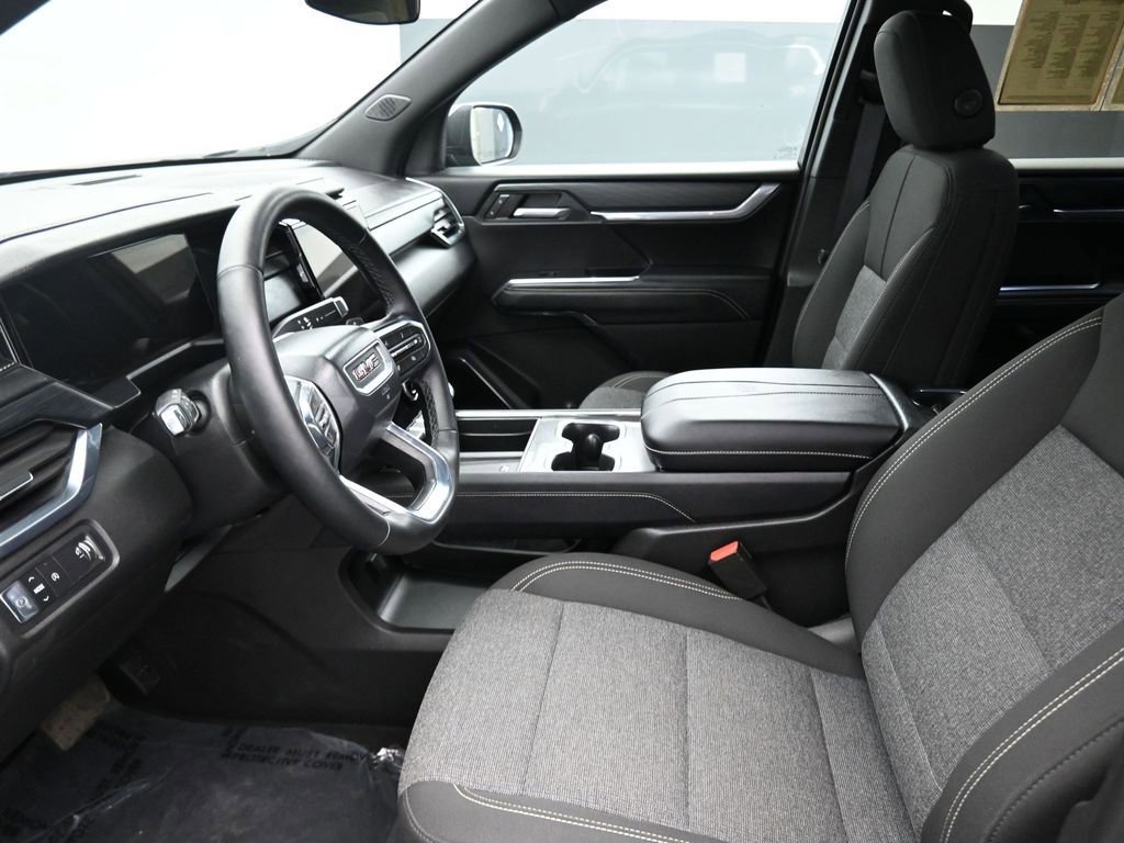 Used 2025 GMC Acadia Elevation FWD image 8
