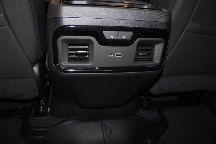 New 2026 GMC Sierra 1500 AT4 w/ Technology Package AWD/4WD image 24