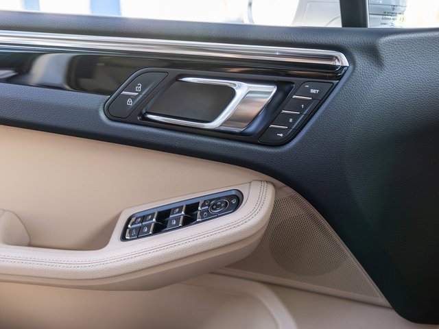 New 2026 Porsche Macan image 40