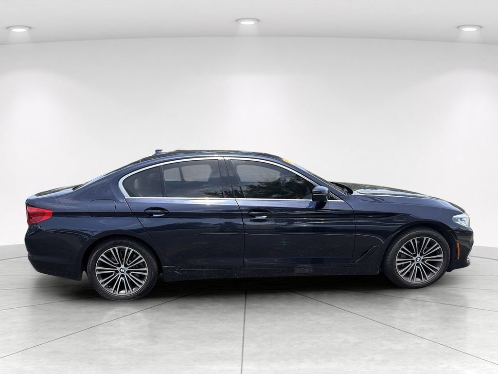 Used 2020 BMW 530i xDrive w/ Convenience Package AWD/4WD image 3