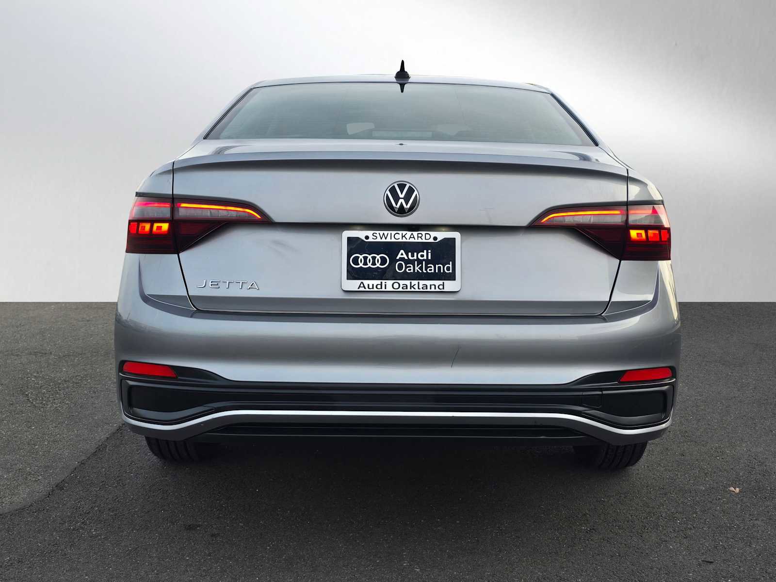 Used 2024 Volkswagen Jetta S image 4