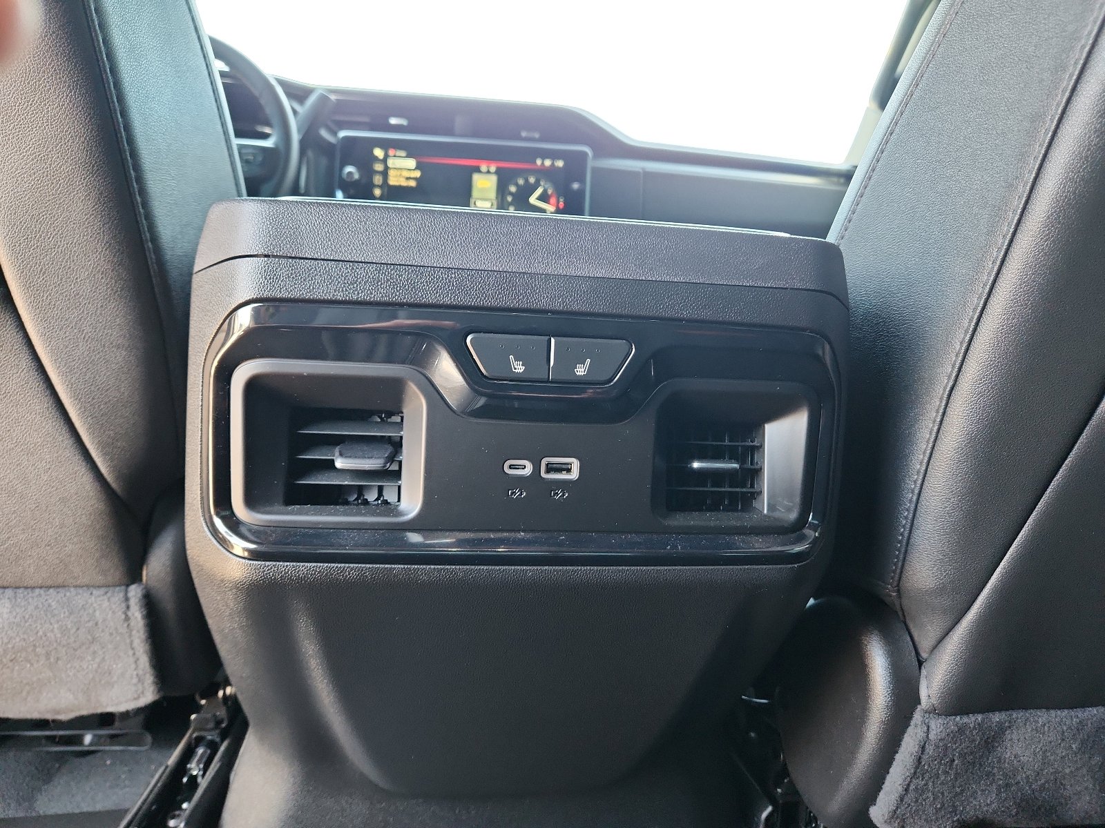 Used 2024 GMC Sierra 3500 AT4 w/ AT4 Premium Plus Package image 9