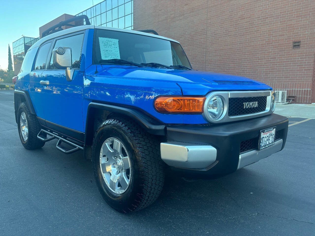 Used 2007 Toyota FJ Cruiser 2WD image 2