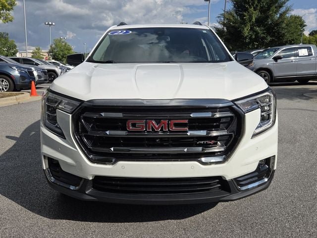 Used 2022 GMC Terrain AT4 w/ Tech Package AWD/4WD image 4