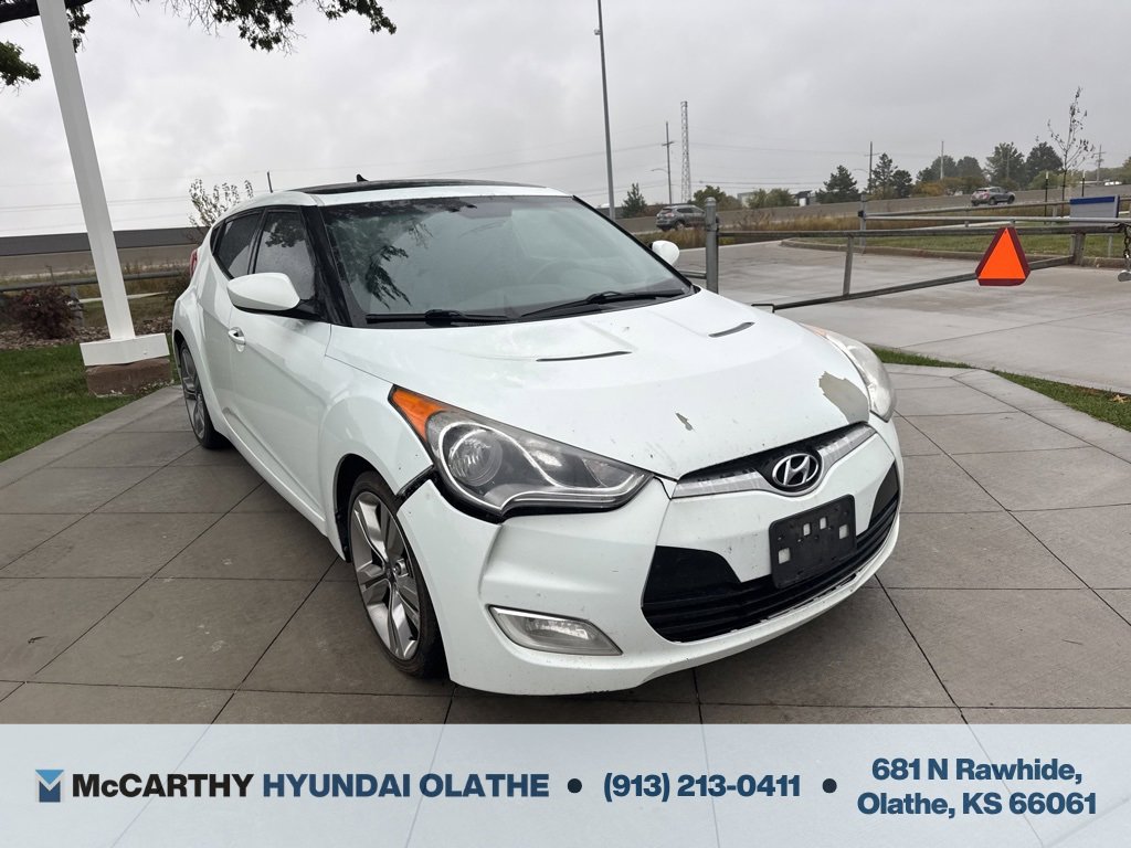 Used 2013 Hyundai Veloster w/ Style Pkg image 16