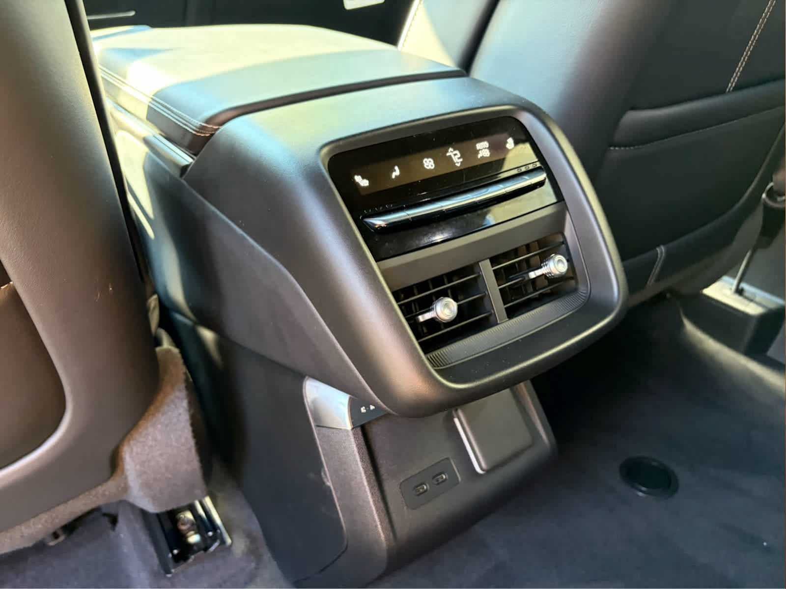 Used 2026 Cadillac Lyriq V AWD/4WD image 17