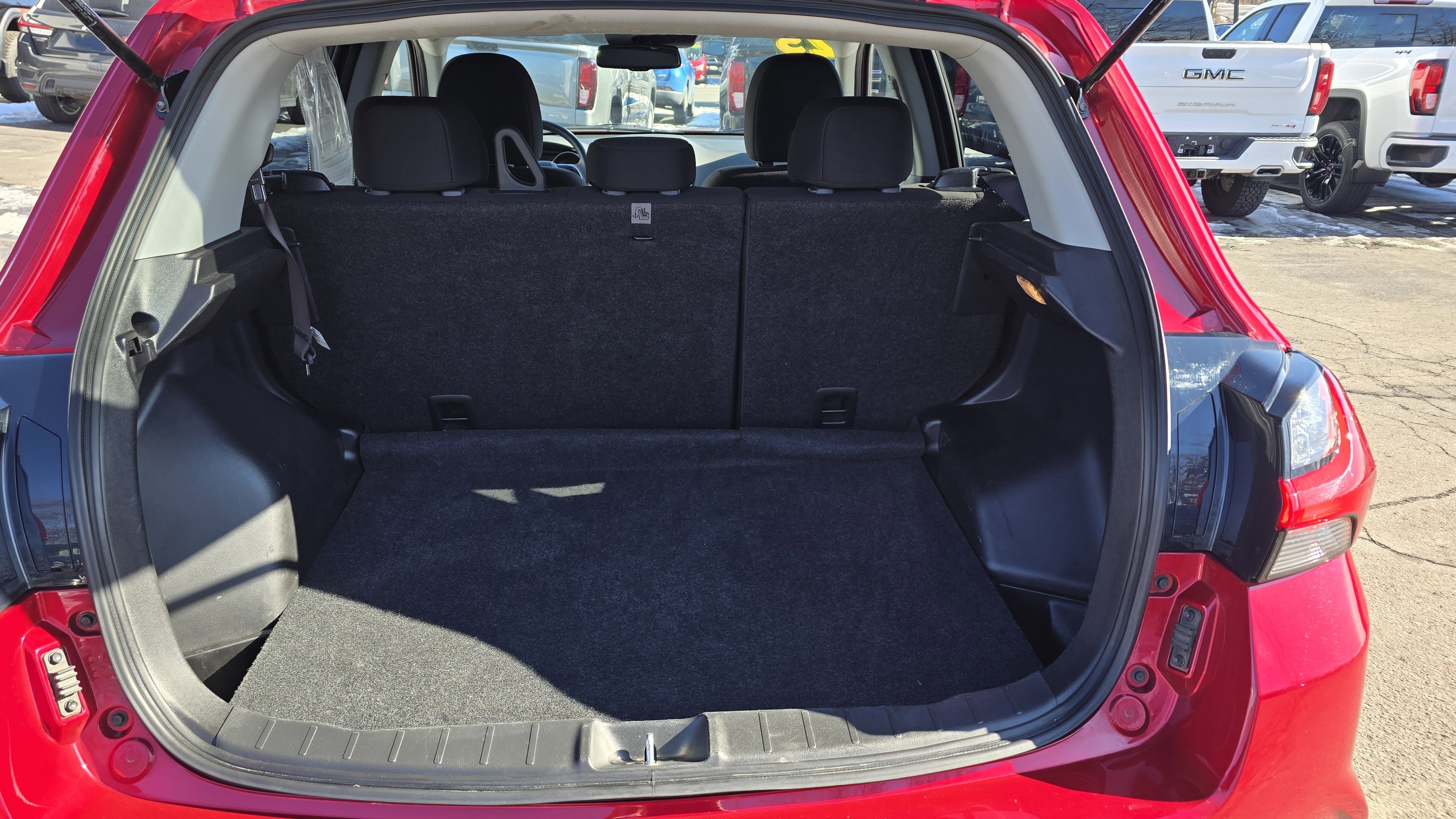 Used 2025 Mitsubishi Outlander Sport ES image 5