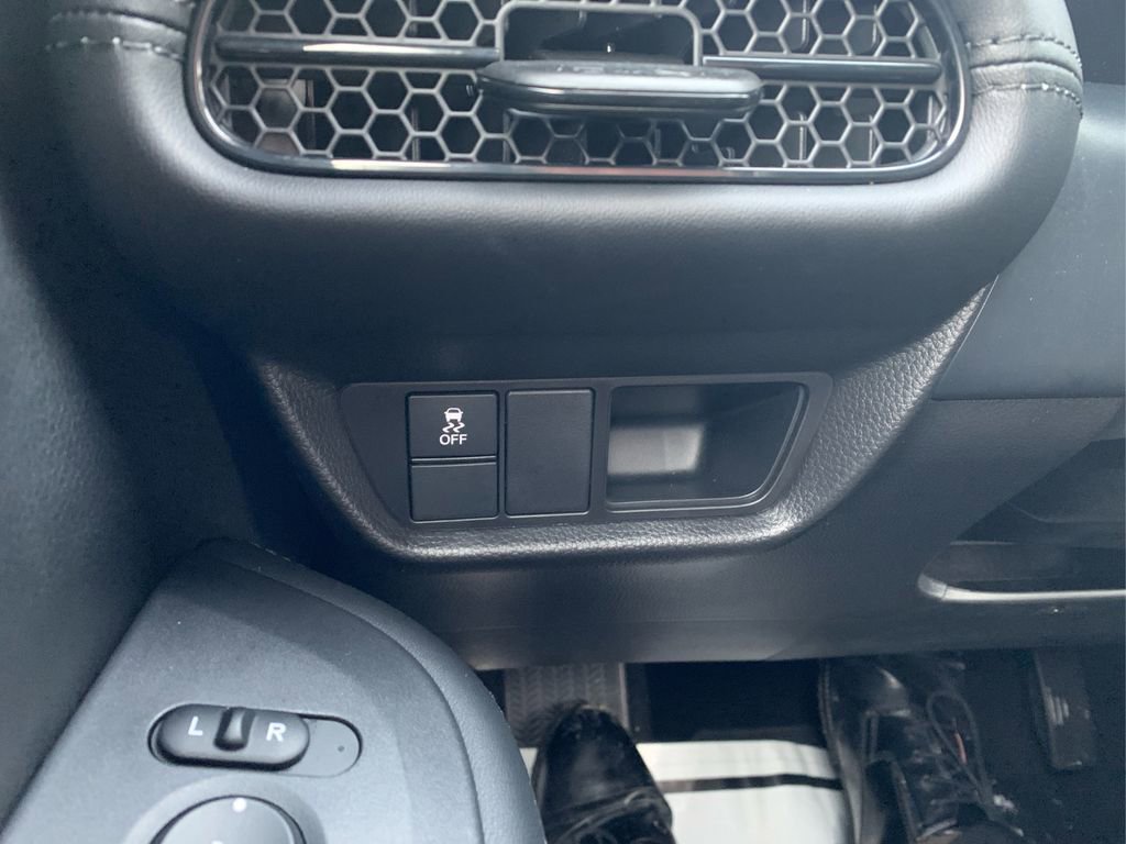 Used 2023 Honda HR-V LX image 18