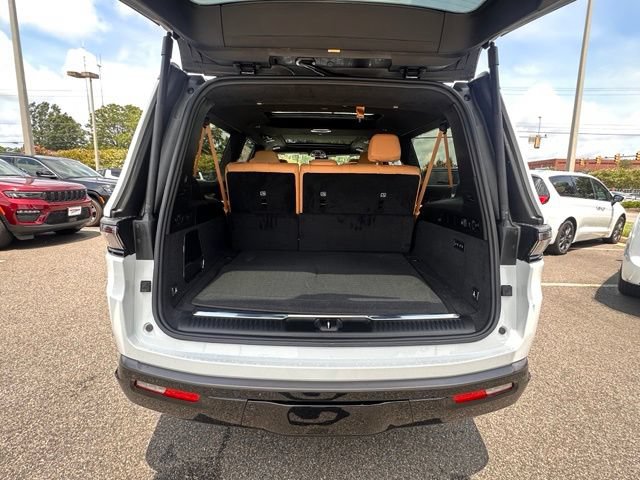 New 2026 Jeep Grand Wagoneer L Summit AWD/4WD image 13