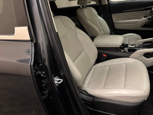 Certified 2023 Kia Telluride S w/ S Sunroof Package AWD/4WD image 23