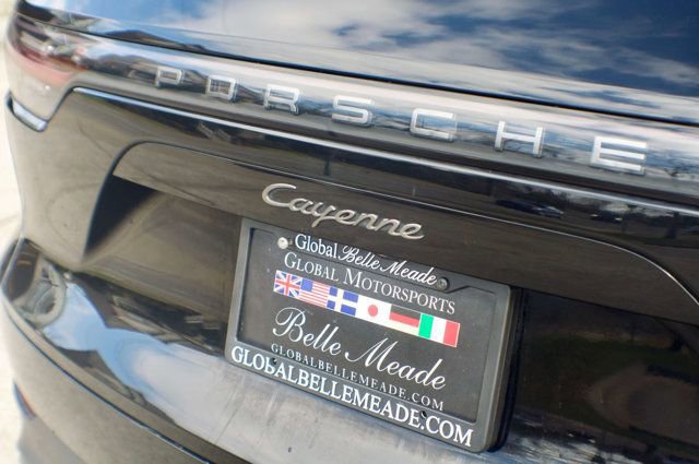 Used 2023 Porsche Cayenne AWD/4WD image 10