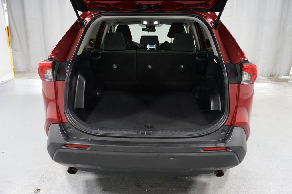 Used 2022 Toyota RAV4 LE image 31