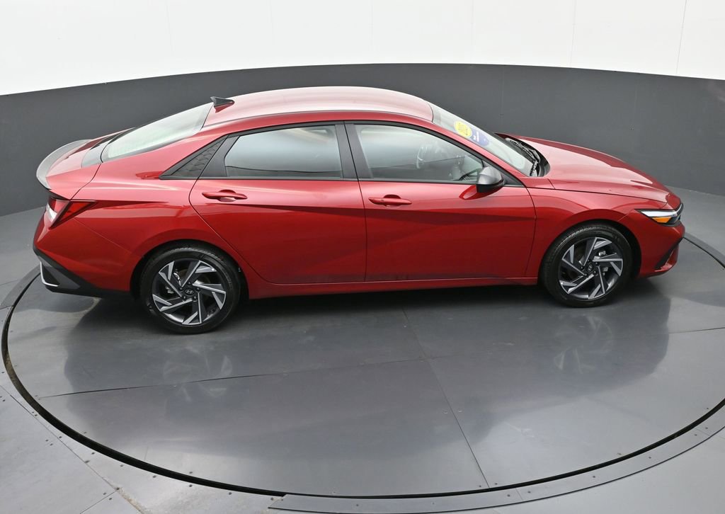Certified 2025 Hyundai Elantra Sport image 30