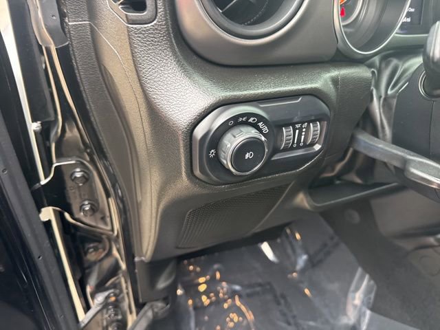 Used 2022 Jeep Wrangler Willys image 12